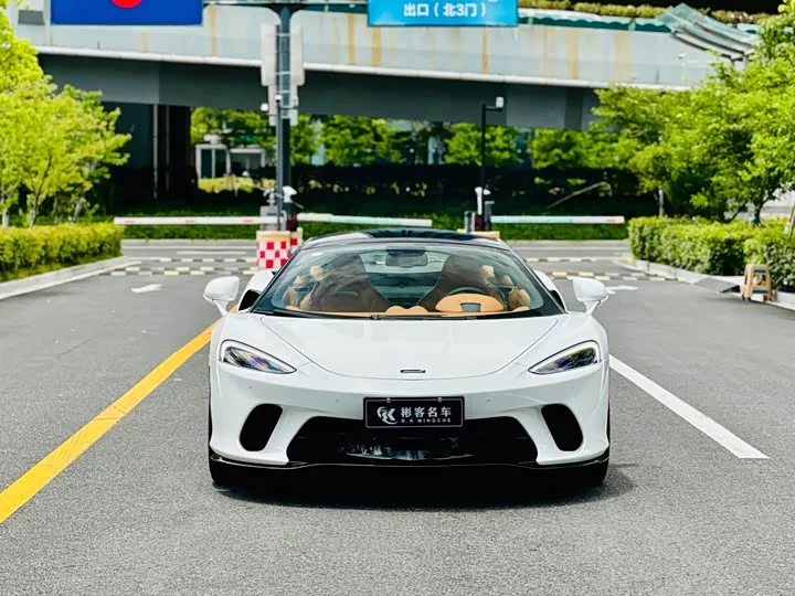 McLaren GT