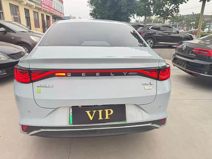 Geely Emgrand L HiP
