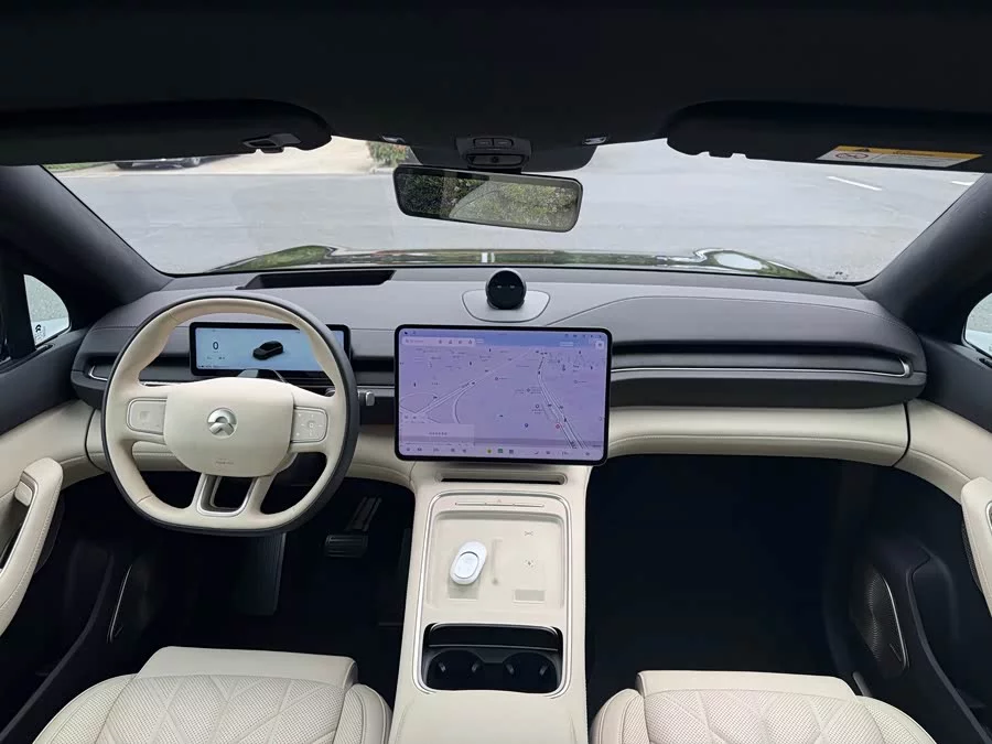 NIO ES6