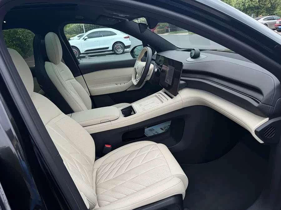 NIO ES6