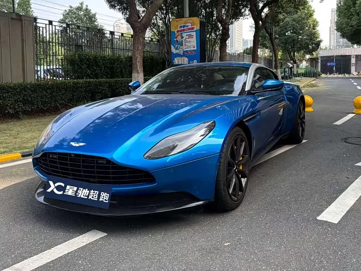 Aston Martin DB11