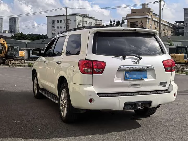 Toyota Sequoia