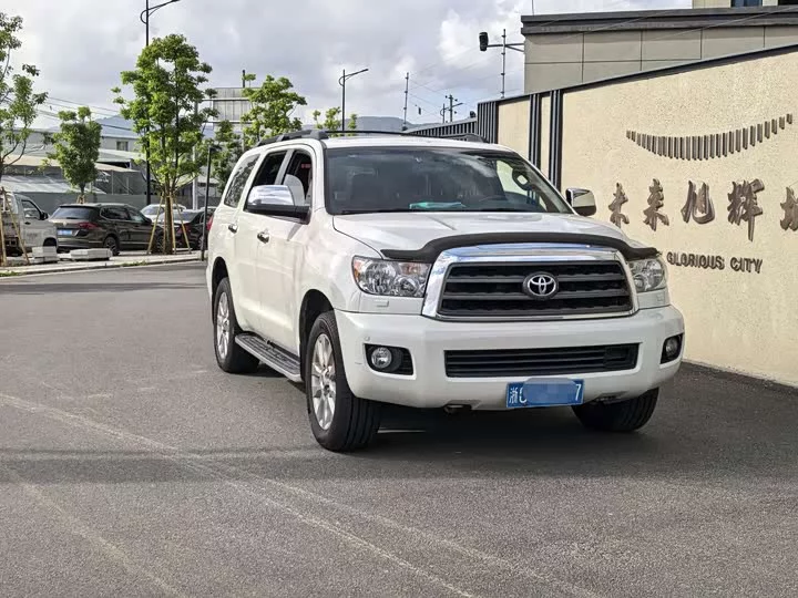 Toyota Sequoia