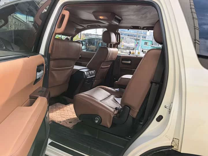 Toyota Sequoia