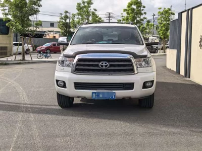 Toyota Sequoia