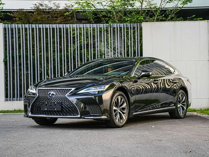 Lexus LS