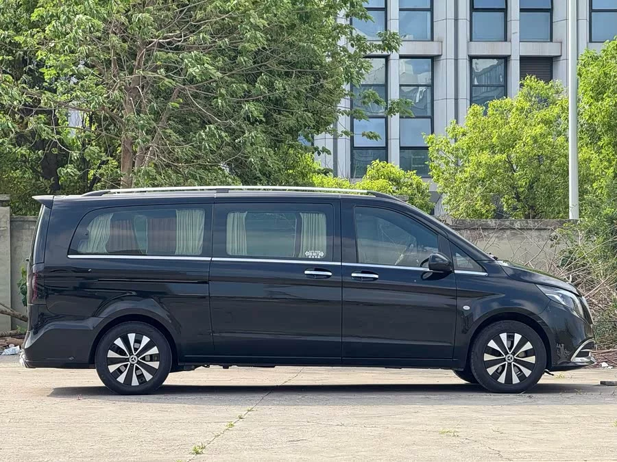 Mercedes Benz Vito