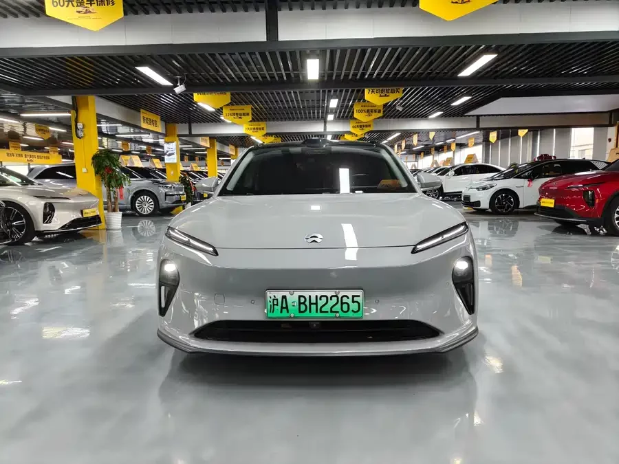 NIO ET5
