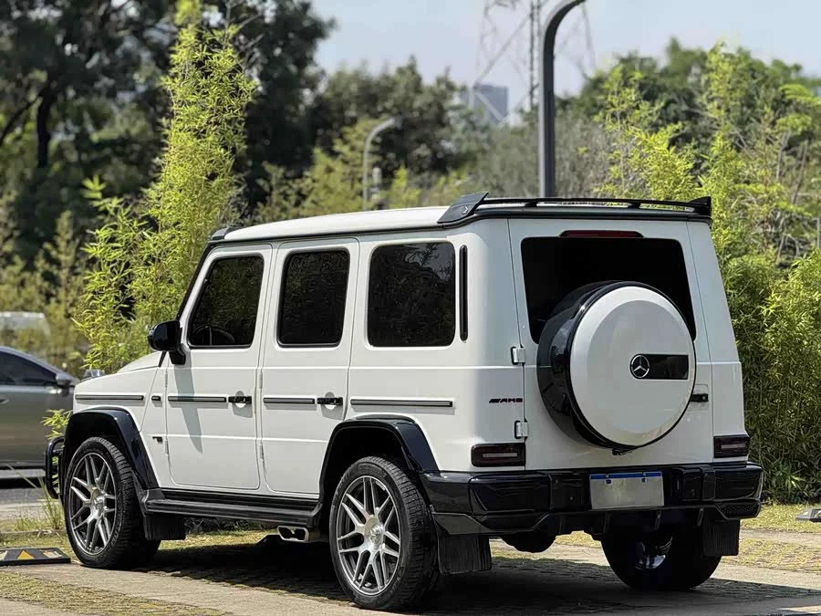 Mercedes Benz G-rated