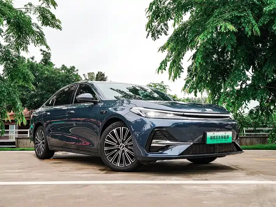 Geely Galaxy A7 EM