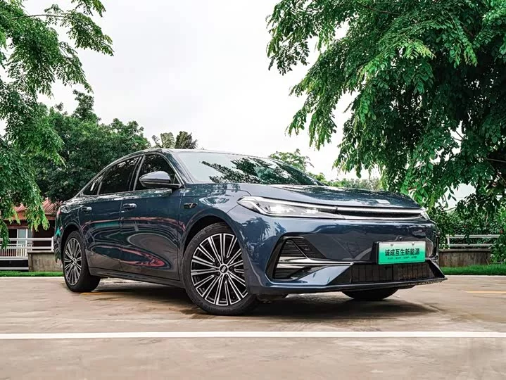 Geely Galaxy A7 EM