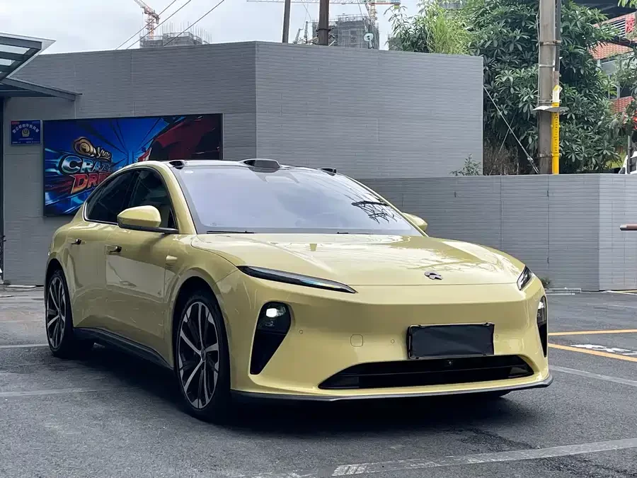 NIO ET5