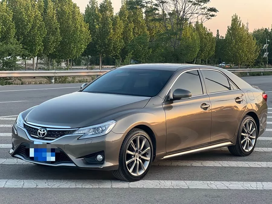 Toyota Reiz