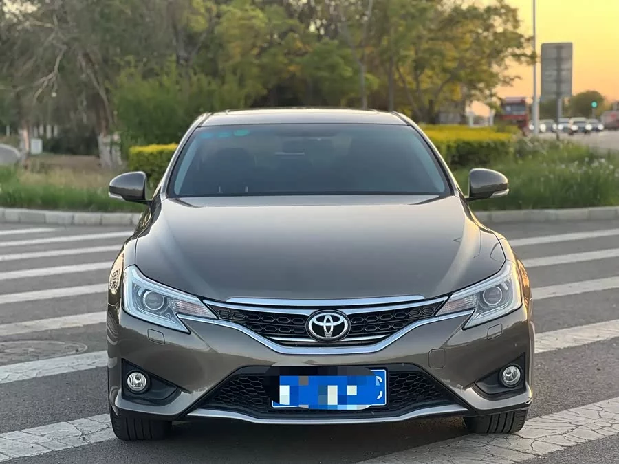 Toyota Reiz
