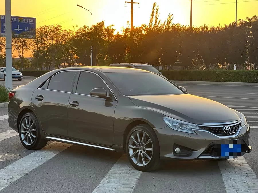 Toyota Reiz