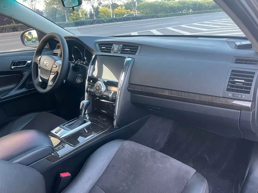 Toyota Reiz