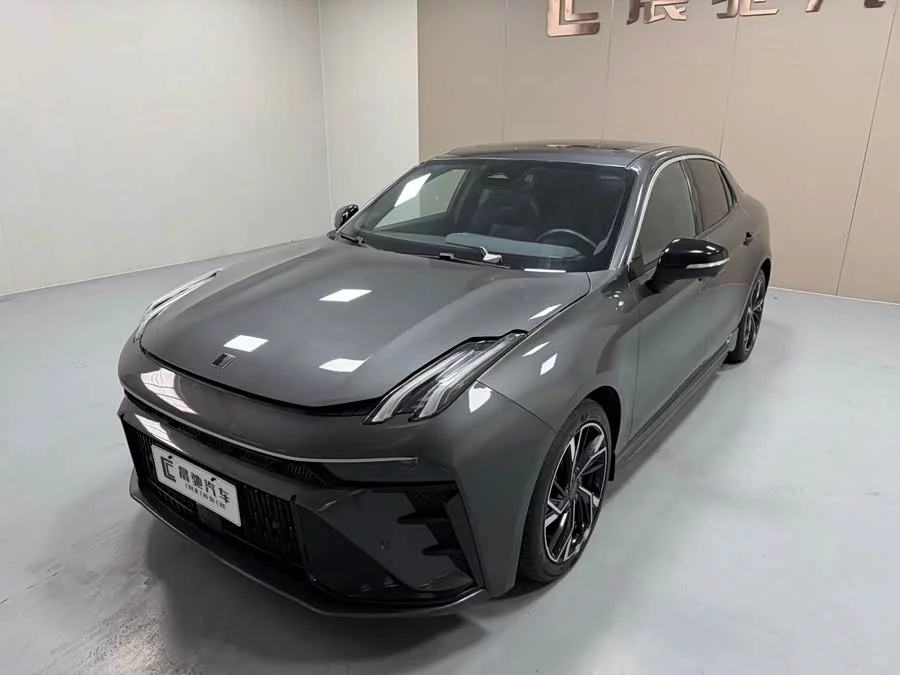 Lynk & Co 03