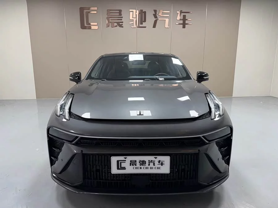 Lynk & Co 03
