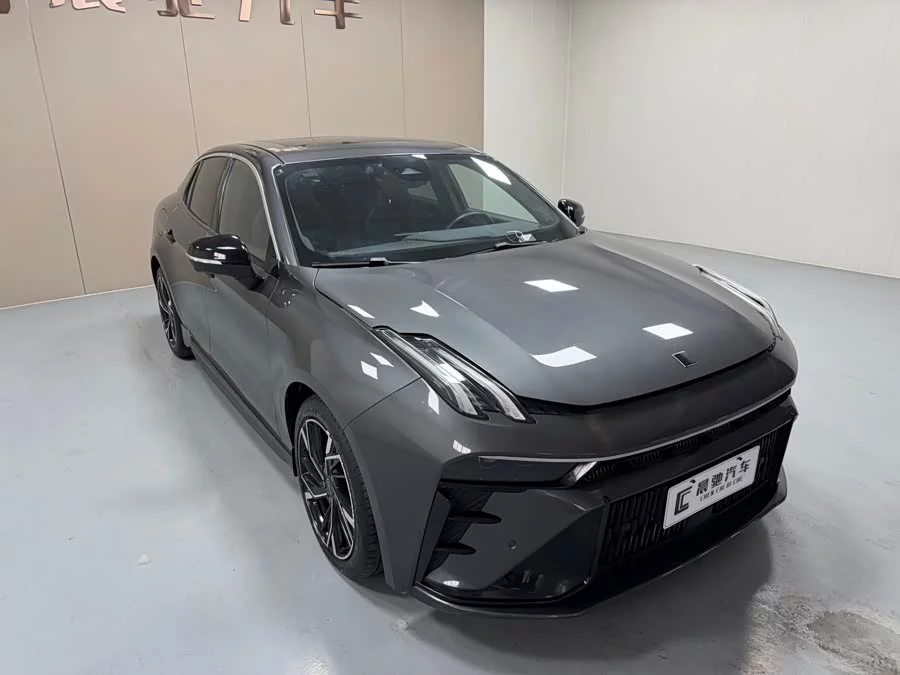 Lynk & Co 03