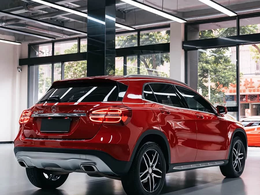 Mercedes Benz GLA