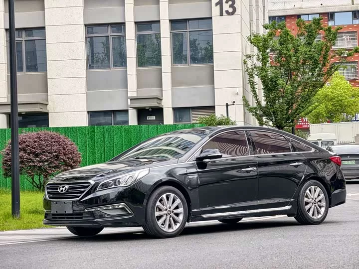 Hyundai sonata