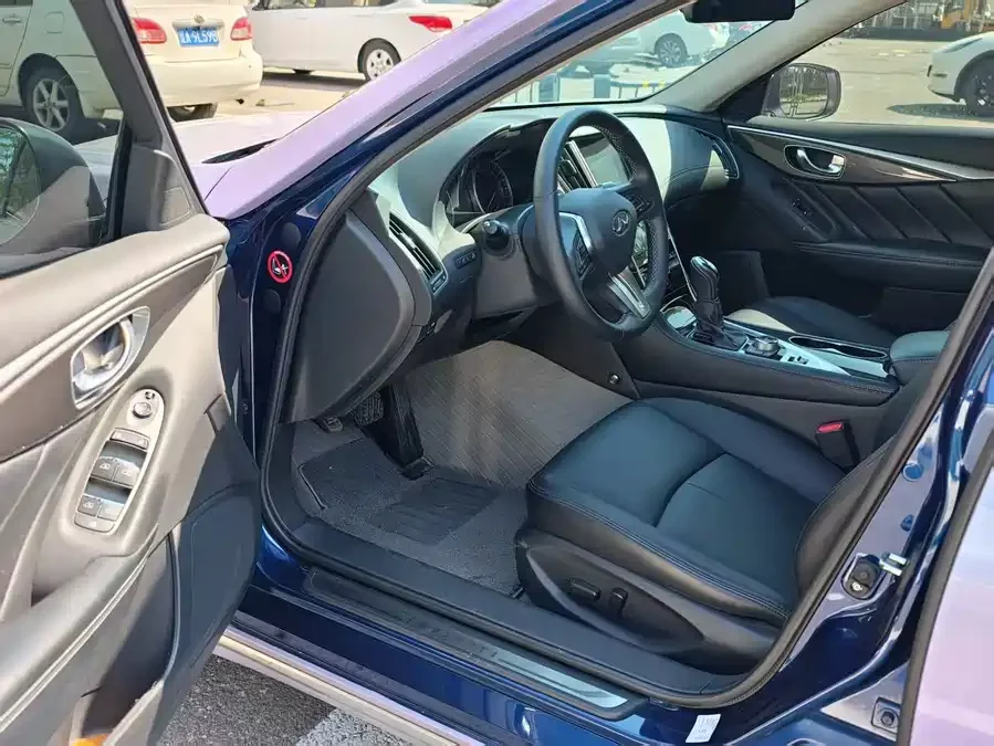 Infiniti Q50L