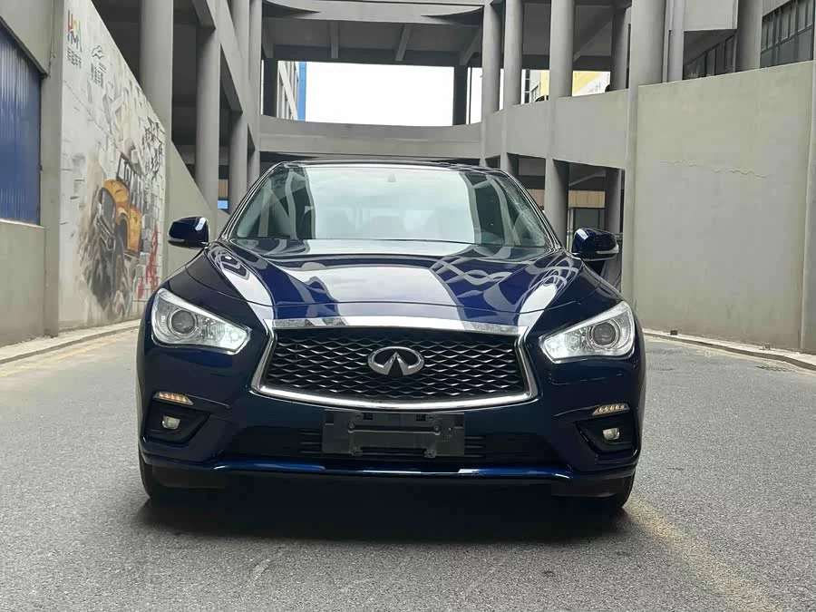 Infiniti Q50L