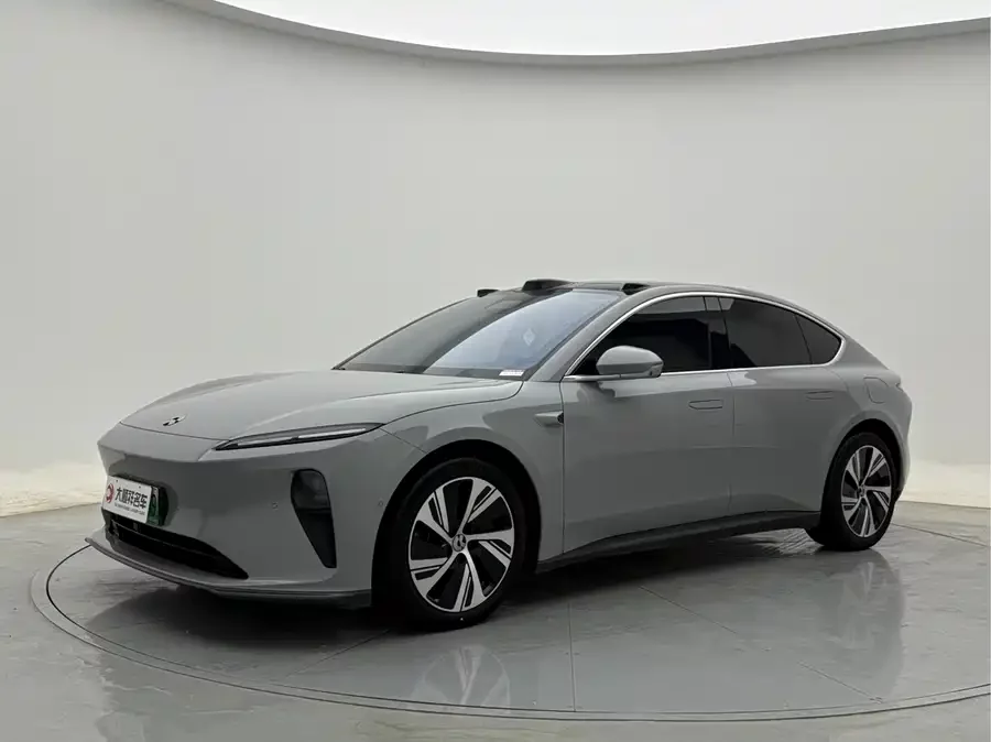 NIO ET5