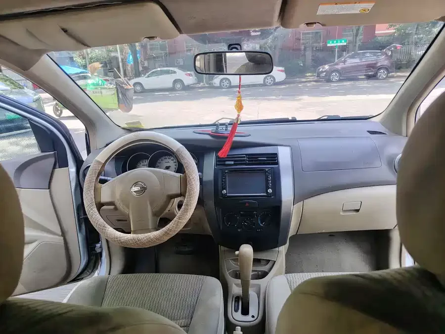 Nissan Livina