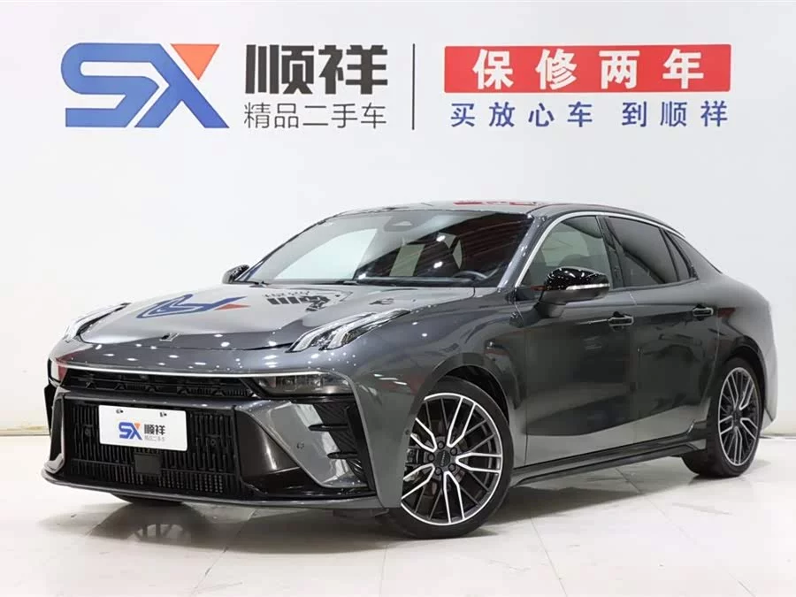 Lynk & Co 03