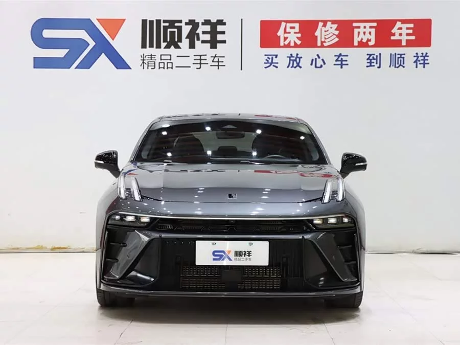 Lynk & Co 03