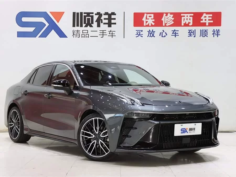 Lynk & Co 03