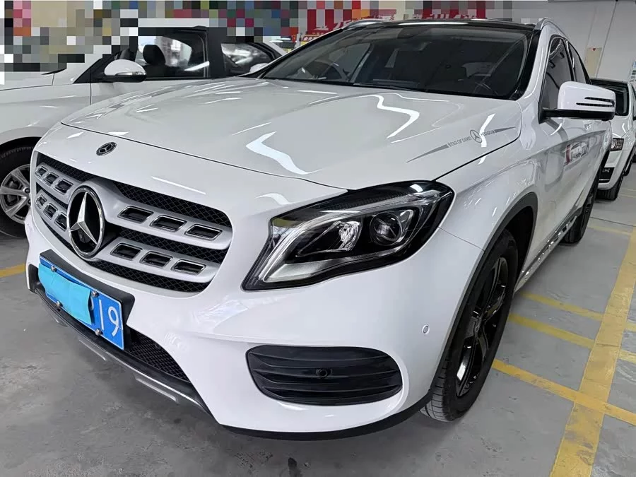 Mercedes Benz GLA