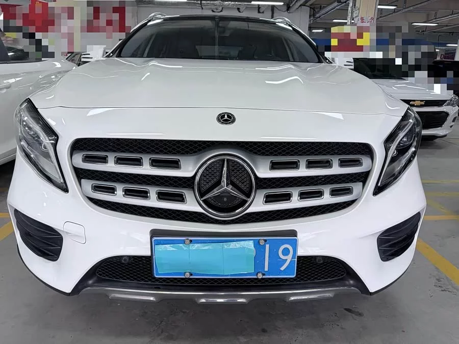 Mercedes Benz GLA