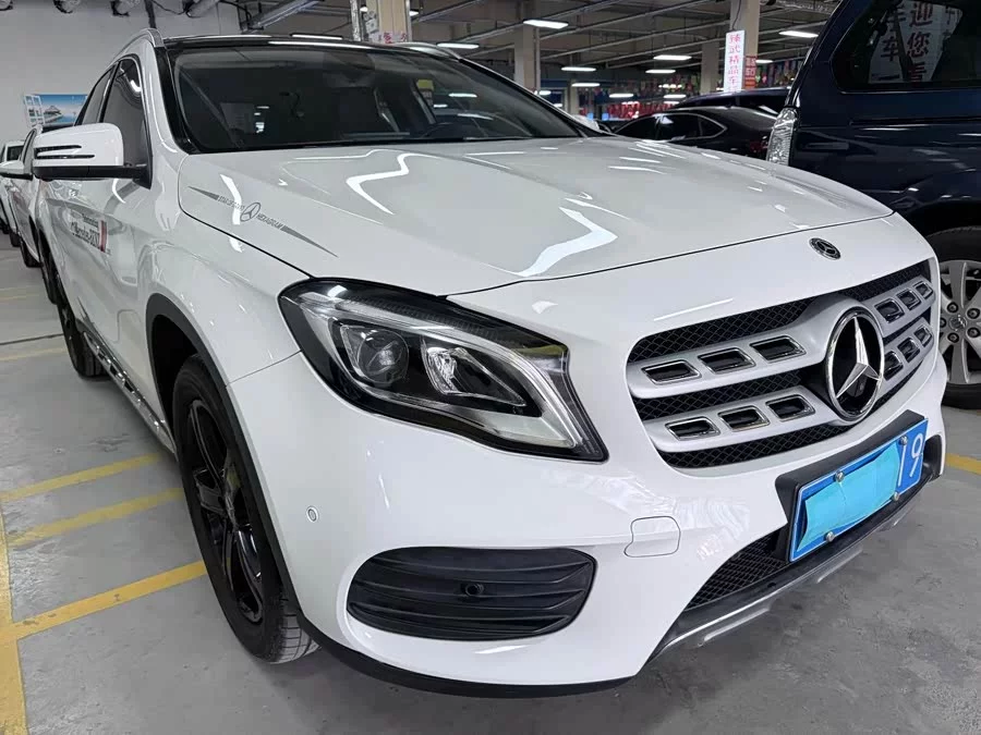 Mercedes Benz GLA