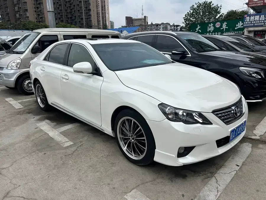 Toyota Reiz