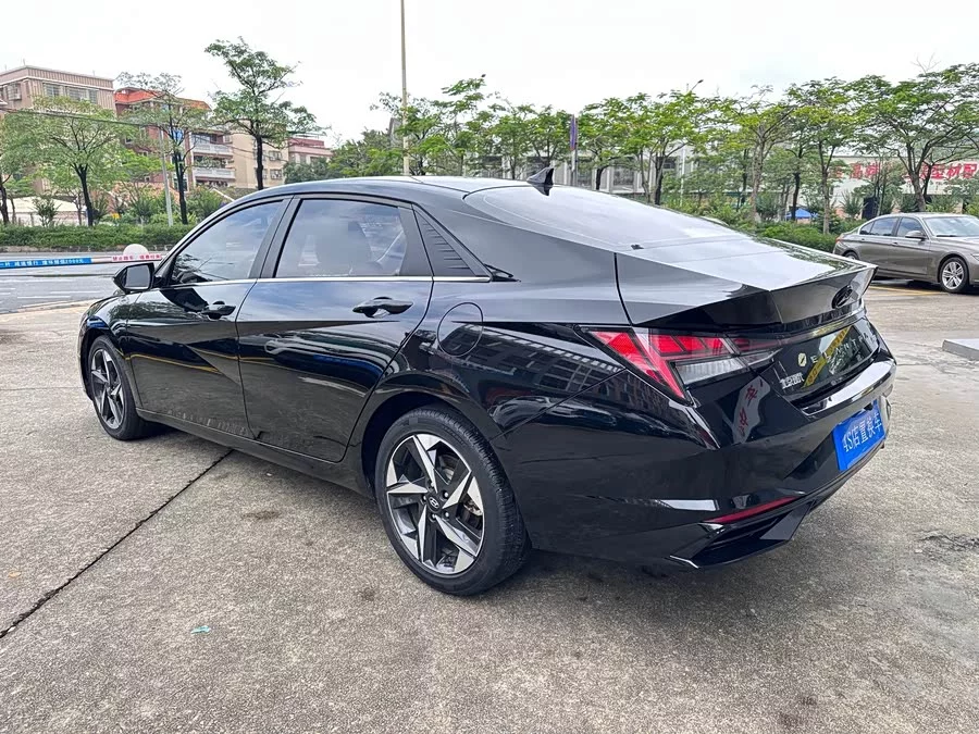 Hyundai Elantra