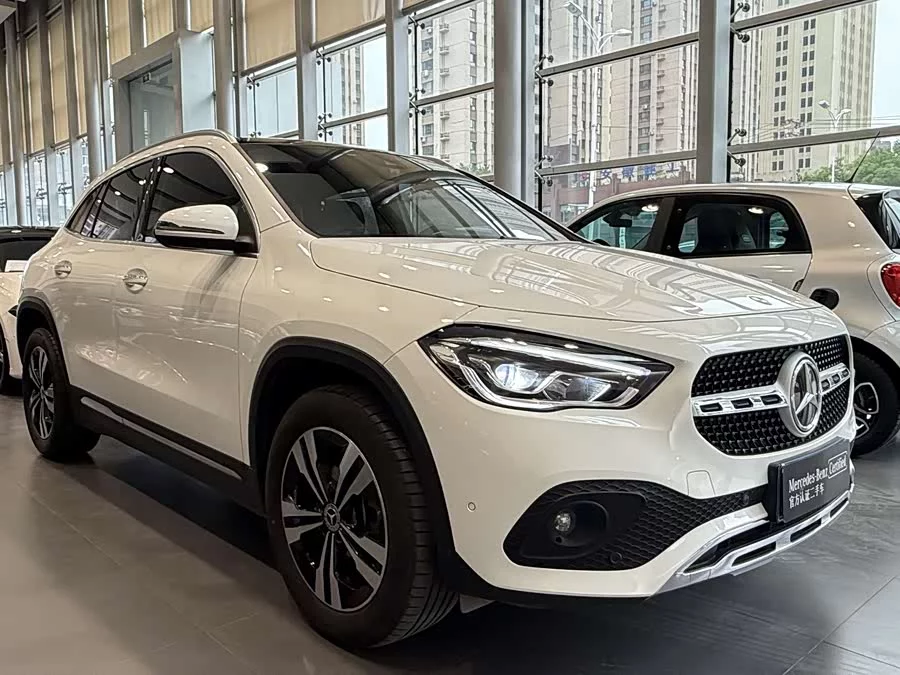 Mercedes Benz GLA