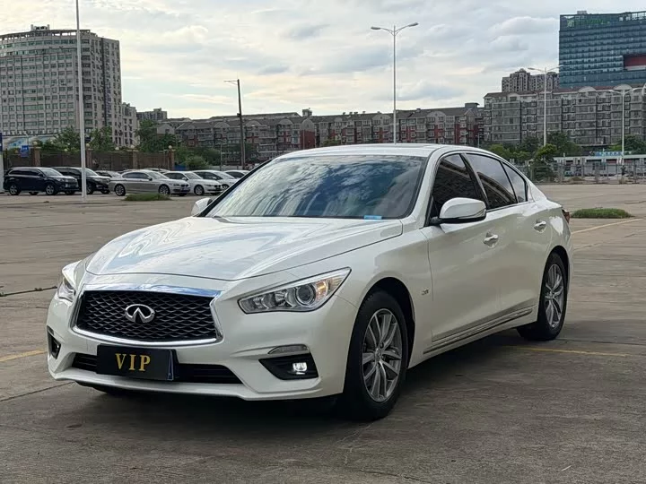 Infiniti Q50L