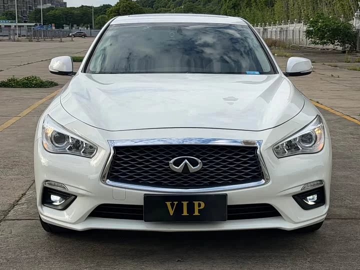 Infiniti Q50L