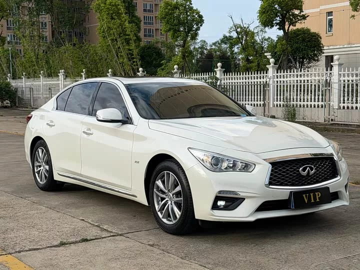 Infiniti Q50L