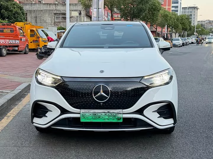 Mercedes-Benz EQE SUV