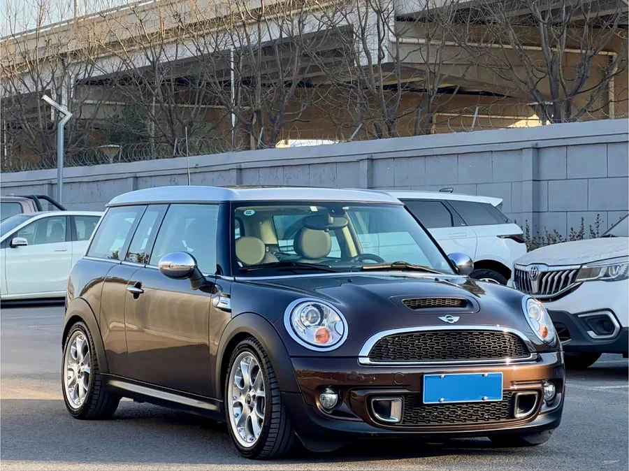 MINI CLUBMAN