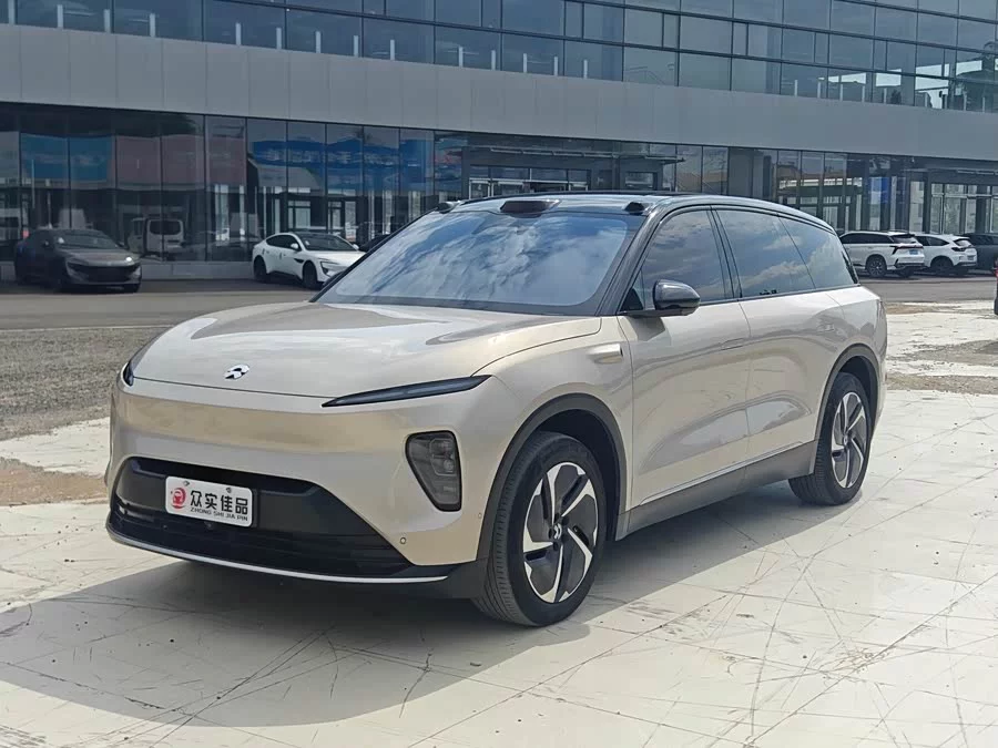 NIO ES8
