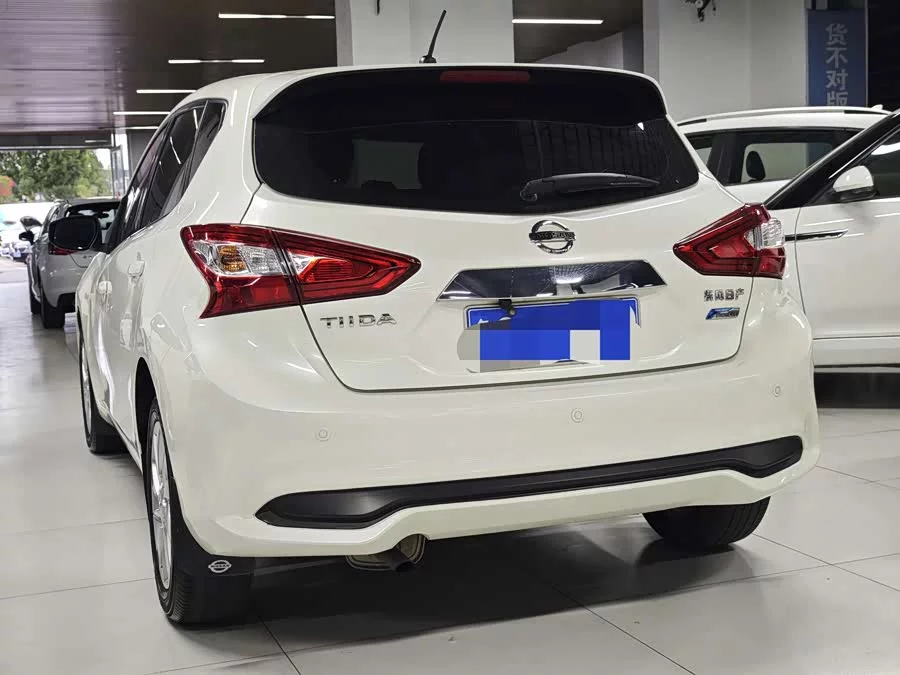 Nissan Tiida