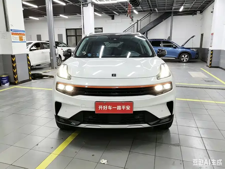 Lynk & Co 06