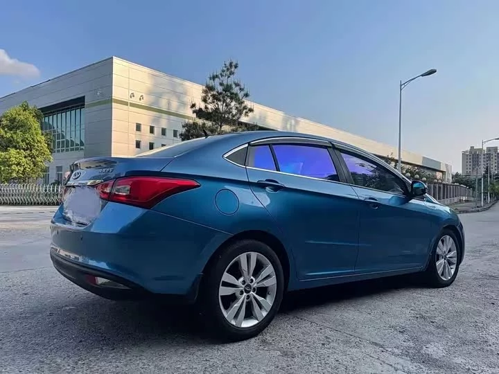Chery Arrizo 5