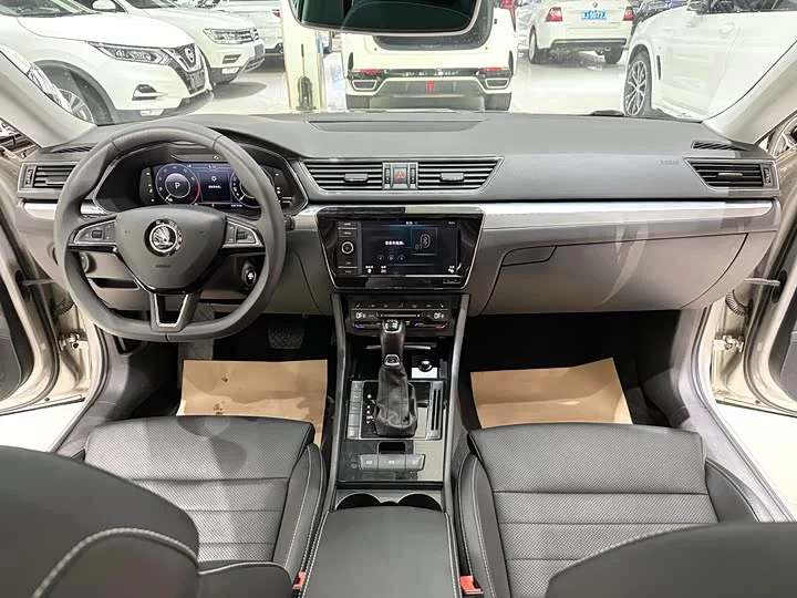Skoda SuperB
