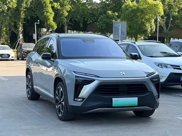 NIO ES8