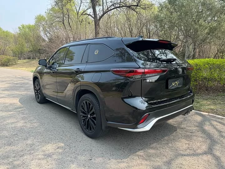 Toyota Crown Kluger